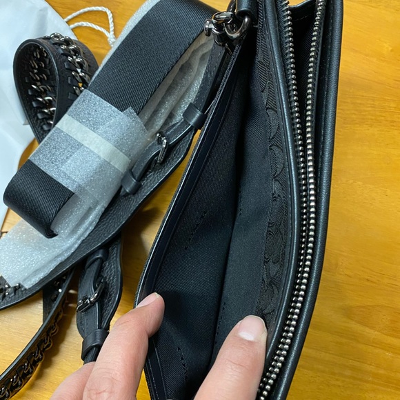 Coach Sling Bag - Picture 7 of 8